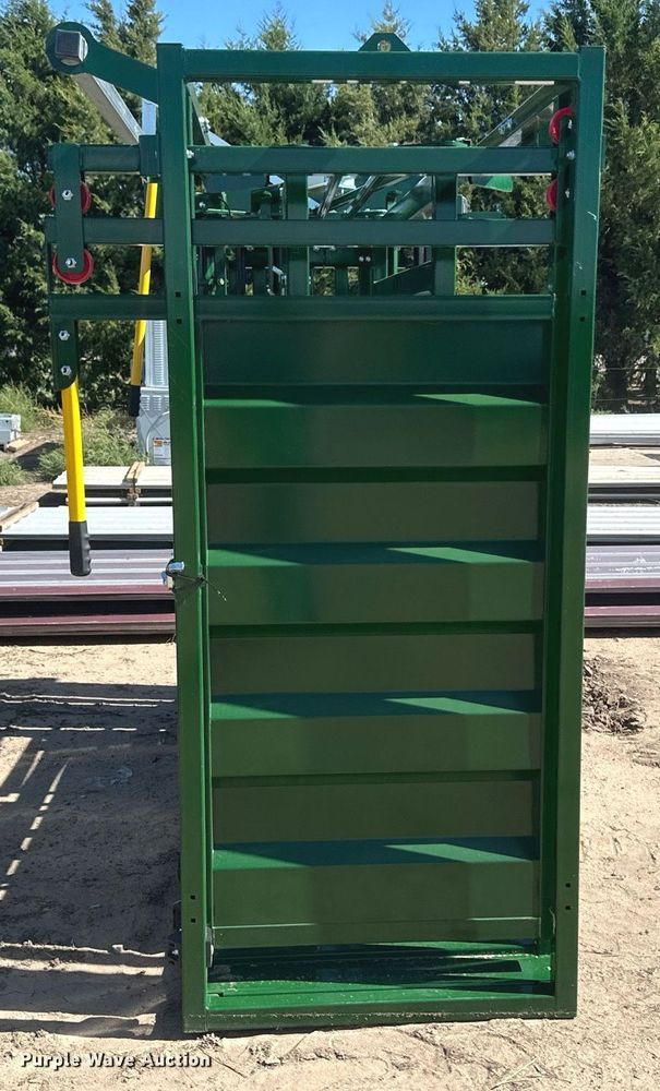 image for item DH1926 Arrowquip Q-catch 54 series livestock squeeze chute