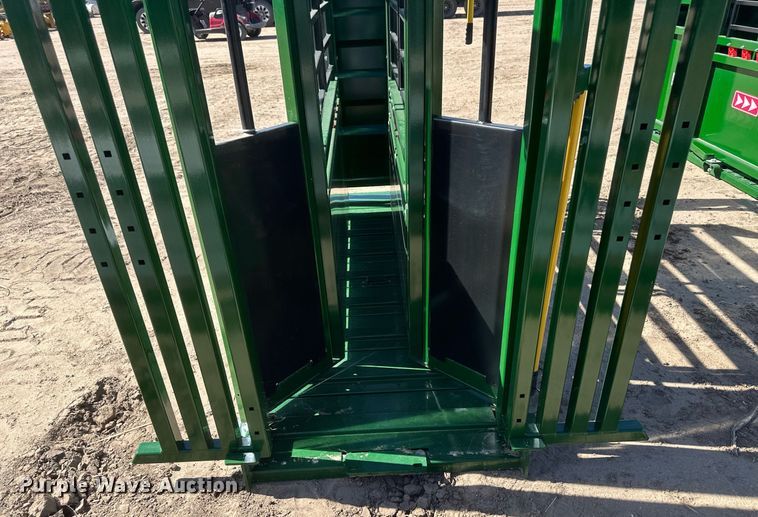 image for item DH1926 Arrowquip Q-catch 54 series livestock squeeze chute