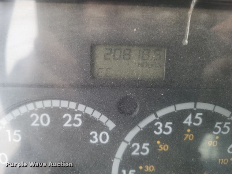 image for item DO4802 2005 Freightliner Columbia  semi truck