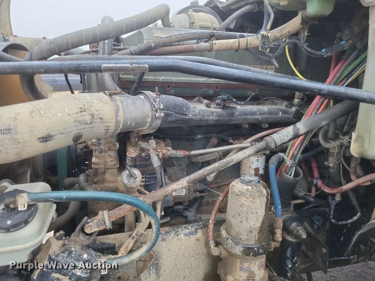 image for item DO4802 2005 Freightliner Columbia  semi truck