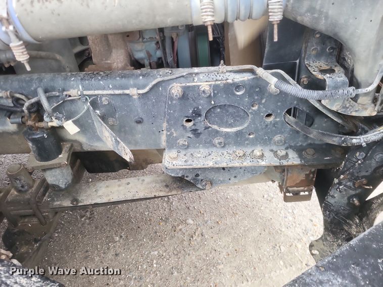 image for item DO4802 2005 Freightliner Columbia  semi truck