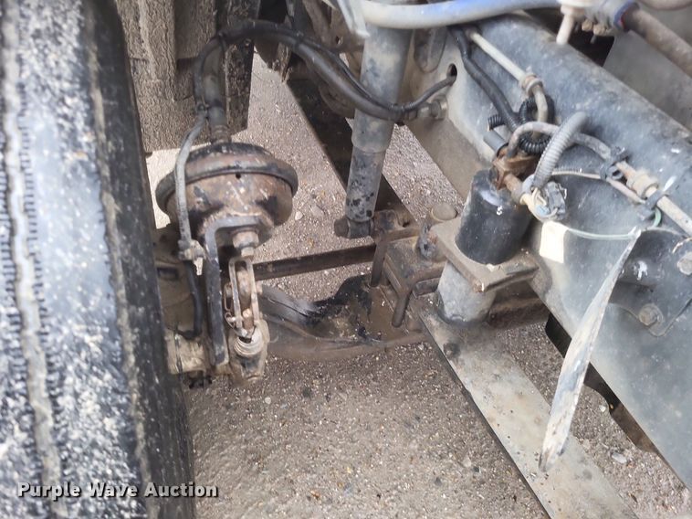 image for item DO4802 2005 Freightliner Columbia  semi truck