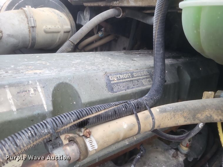 image for item DO4802 2005 Freightliner Columbia  semi truck