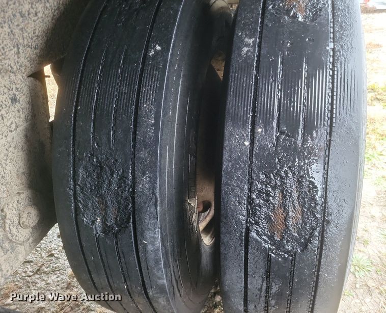 image for item DO4806 1995 Timpte Super Hopper grain trailer