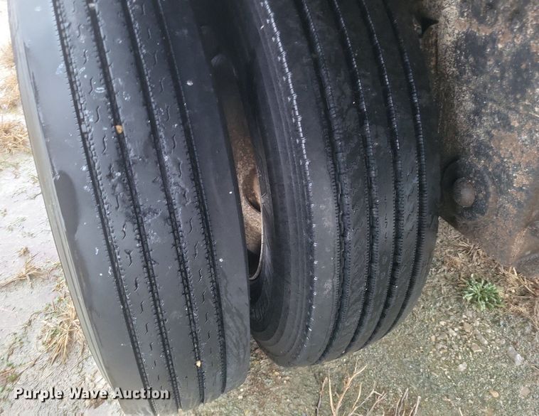 image for item DO4806 1995 Timpte Super Hopper grain trailer