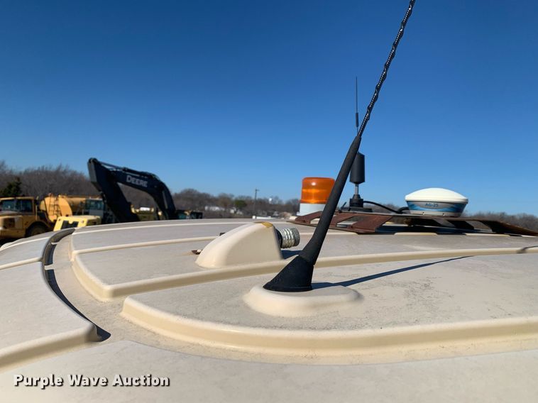 image for item DP8825 2010 Challenger MT675C MFWD tractor