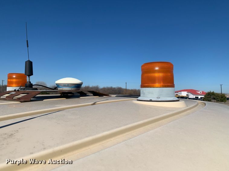 image for item DP8825 2010 Challenger MT675C MFWD tractor