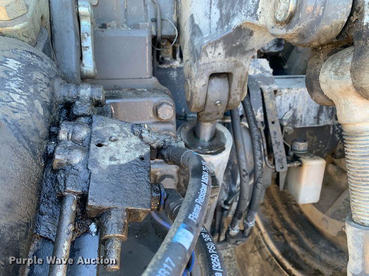 image for item DP8825 2010 Challenger MT675C MFWD tractor