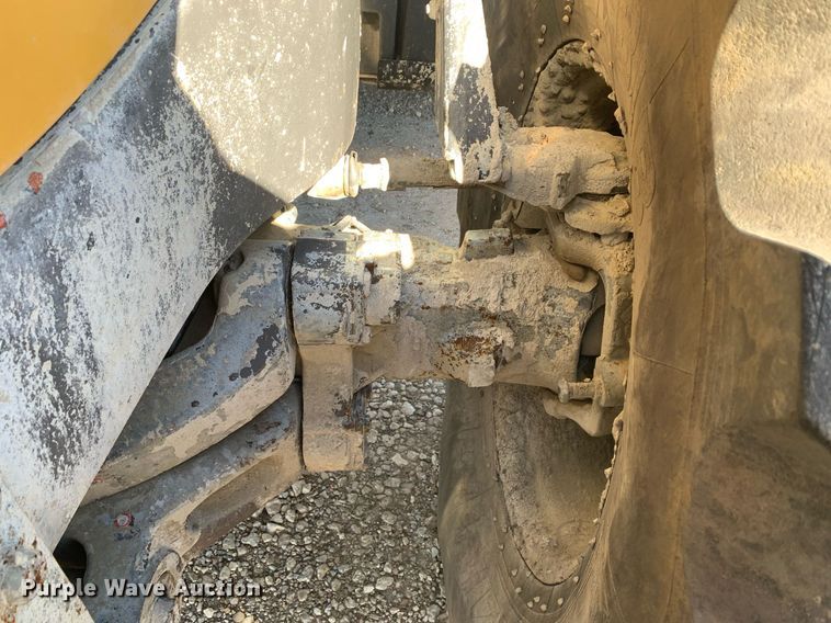 image for item DP8825 2010 Challenger MT675C MFWD tractor