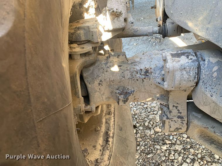 image for item DP8825 2010 Challenger MT675C MFWD tractor