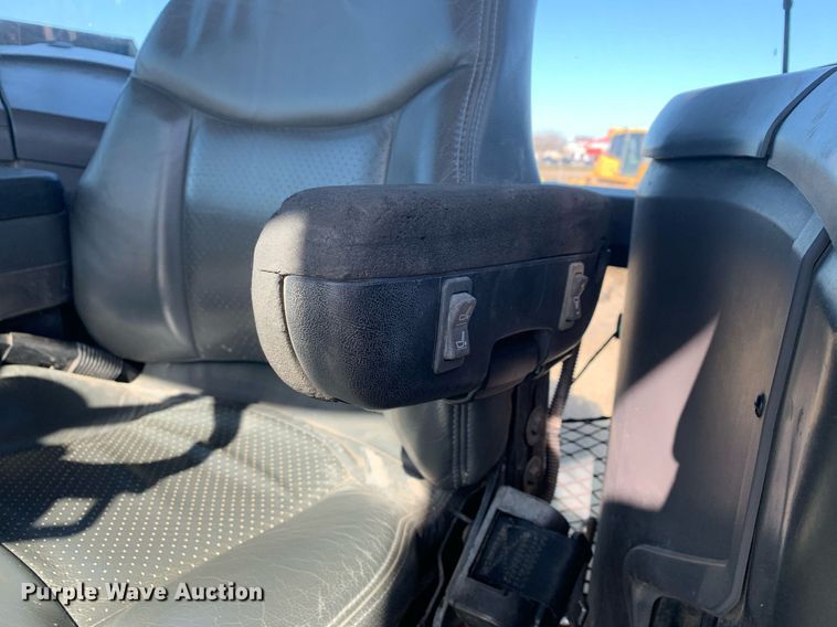 image for item DP8825 2010 Challenger MT675C MFWD tractor