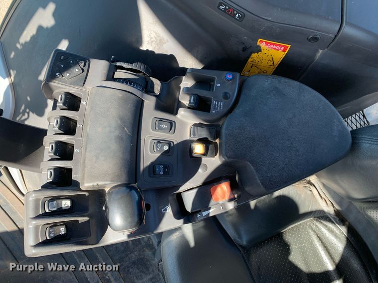 image for item DP8825 2010 Challenger MT675C MFWD tractor