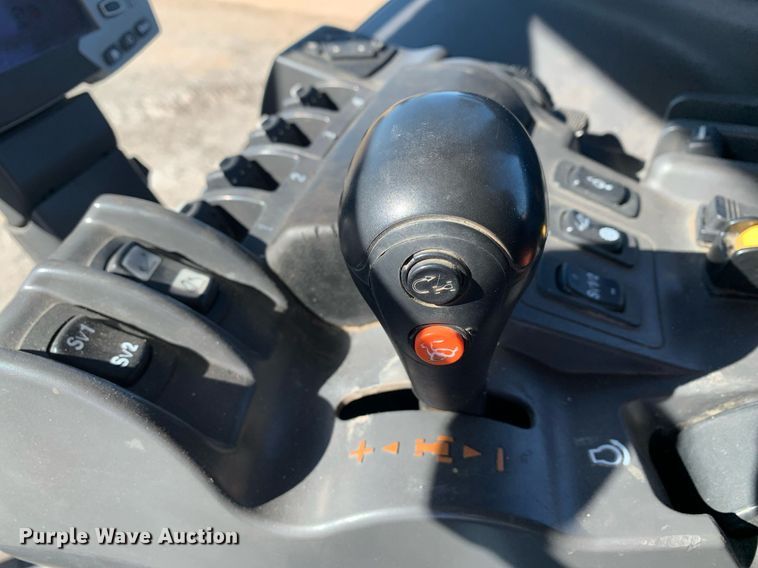 image for item DP8825 2010 Challenger MT675C MFWD tractor