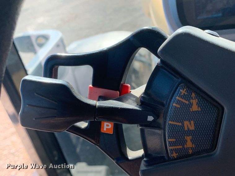 image for item DP8825 2010 Challenger MT675C MFWD tractor