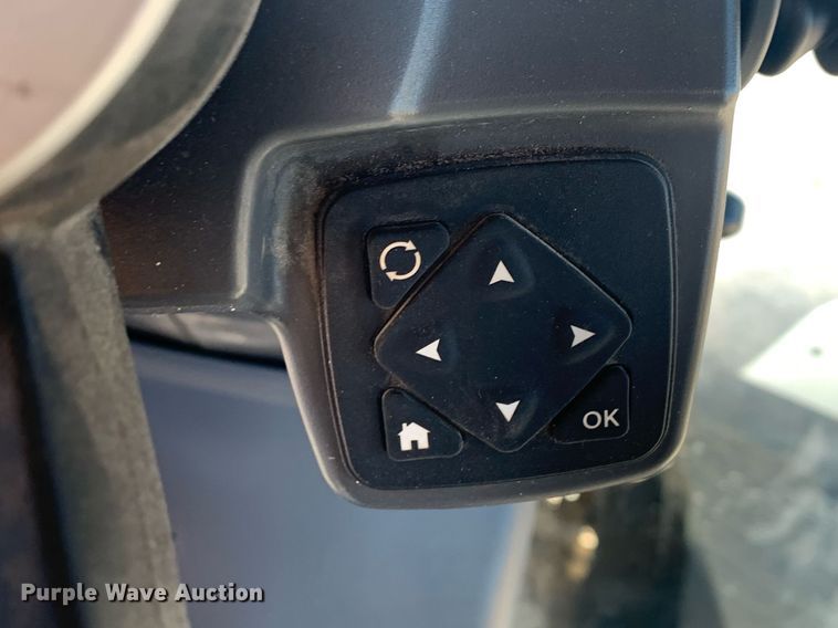 image for item DP8825 2010 Challenger MT675C MFWD tractor