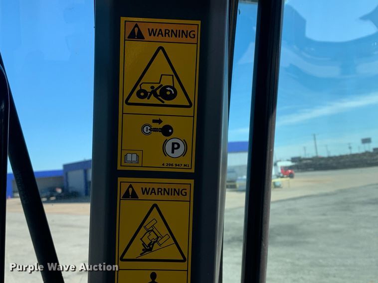 image for item DP8825 2010 Challenger MT675C MFWD tractor