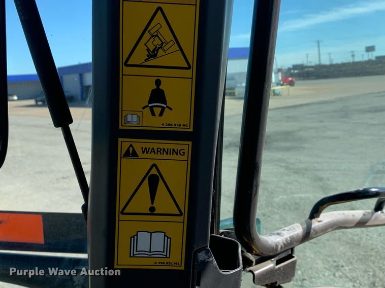 image for item DP8825 2010 Challenger MT675C MFWD tractor