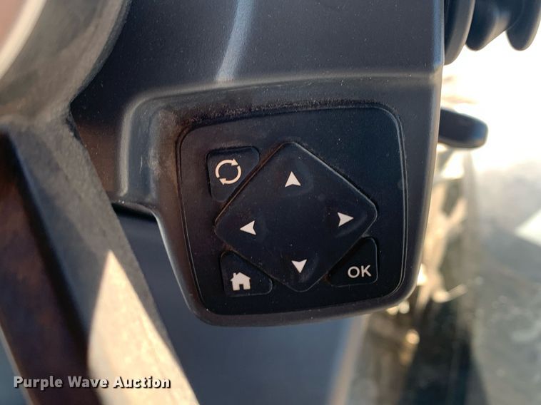 image for item DP8825 2010 Challenger MT675C MFWD tractor