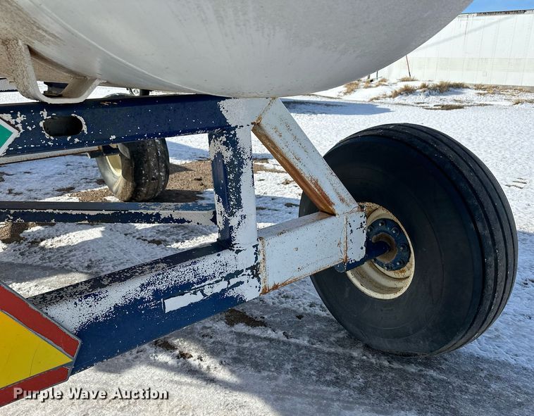 image for item EK9920 NH3 tank trailer