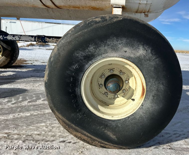 image for item EK9920 NH3 tank trailer