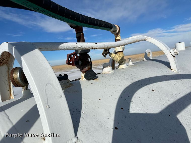 image for item EK9921 NH3 tank trailer