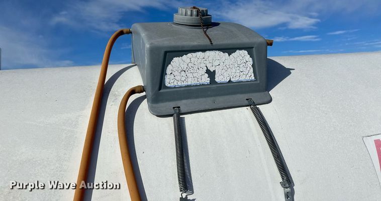 image for item EK9921 NH3 tank trailer