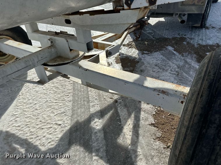 image for item EK9921 NH3 tank trailer