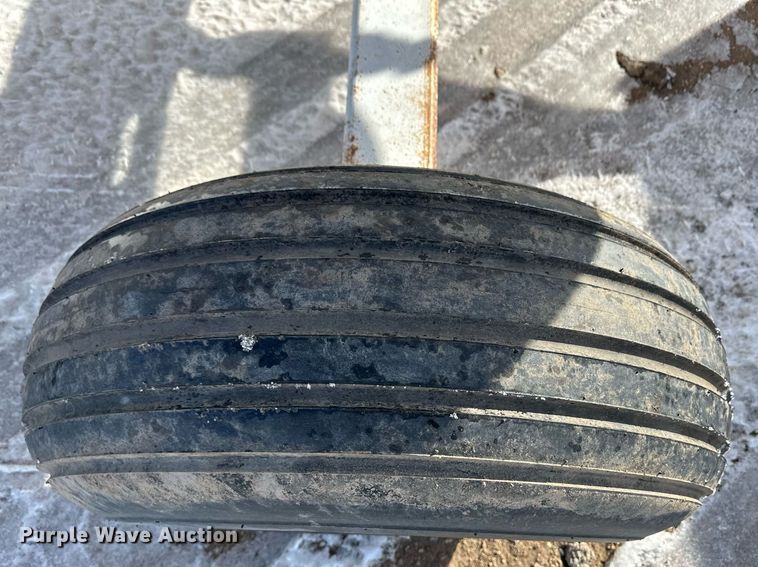 image for item EK9921 NH3 tank trailer