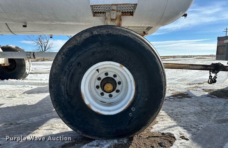 image for item EK9921 NH3 tank trailer