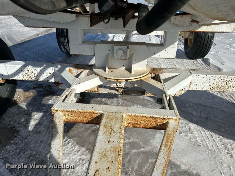 image for item EK9922 NH3 tank trailer