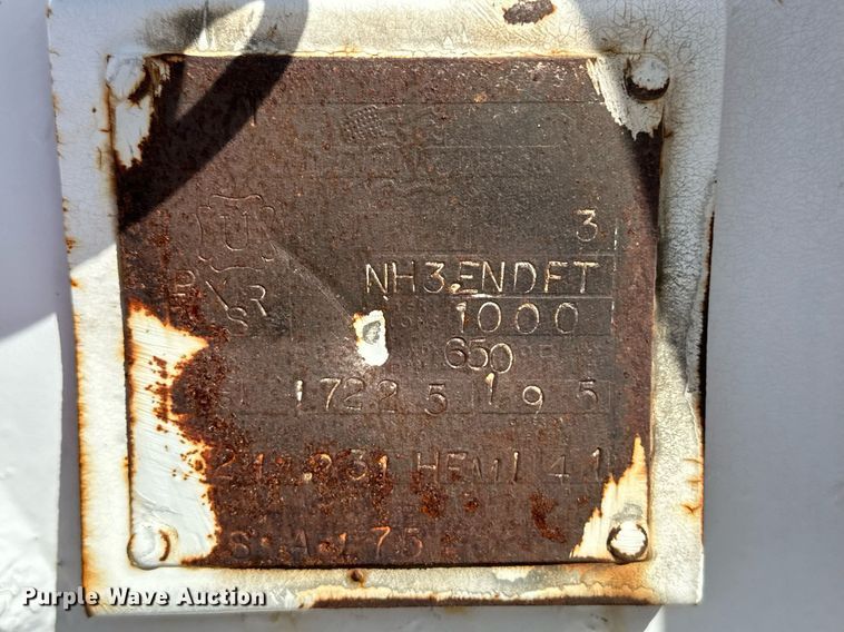 image for item EK9922 NH3 tank trailer