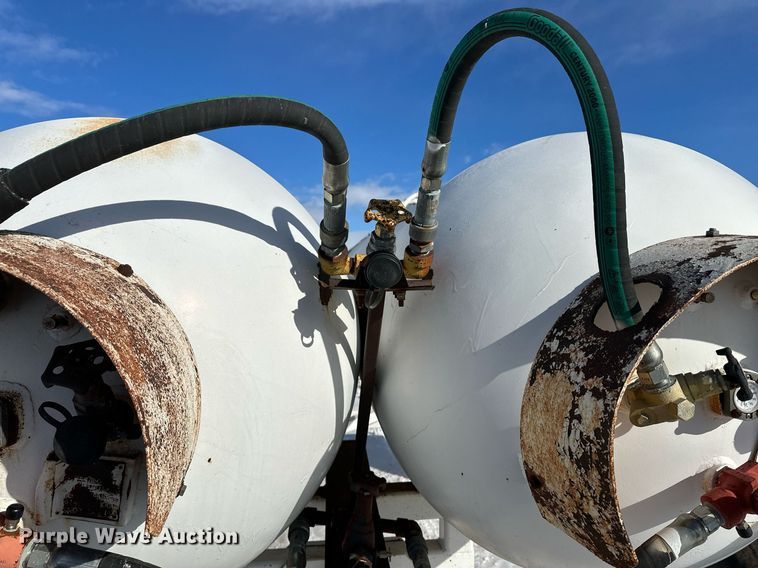 image for item EK9922 NH3 tank trailer