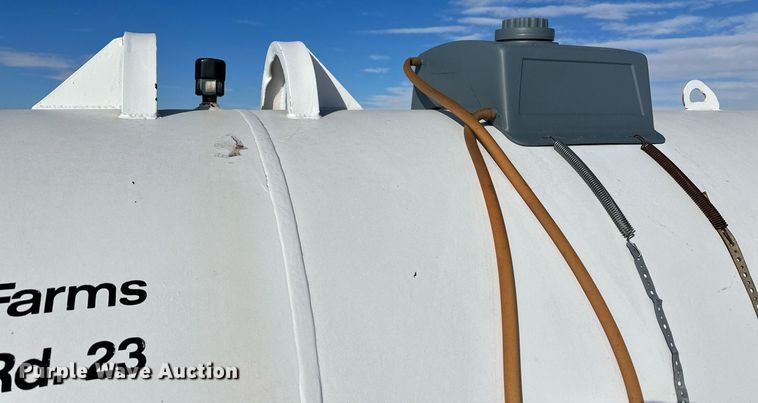 image for item EK9922 NH3 tank trailer