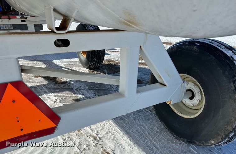 image for item EK9922 NH3 tank trailer