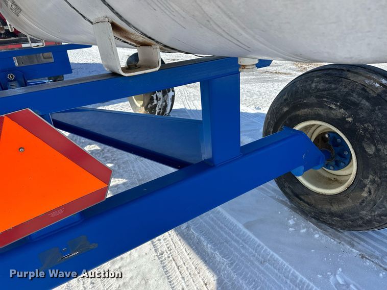 image for item EK9923 Behnke NH3 tank trailer