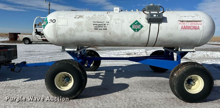 image for item EK9924 Behnke NH3 tank trailer
