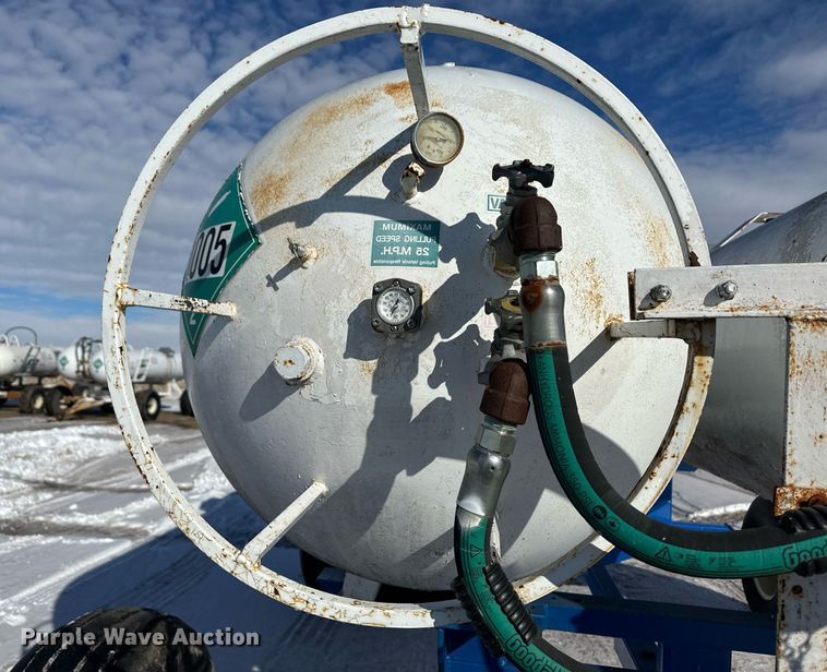 image for item EK9924 Behnke NH3 tank trailer