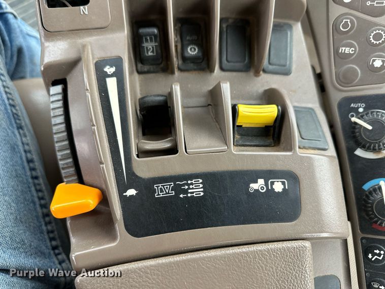 image for item EK9933 2010 John Deere 8320R MFWD tractor