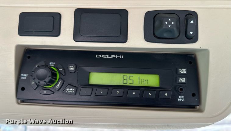 image for item EK9933 2010 John Deere 8320R MFWD tractor