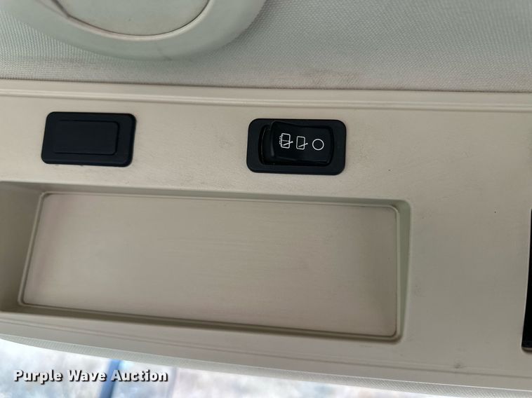 image for item EK9933 2010 John Deere 8320R MFWD tractor