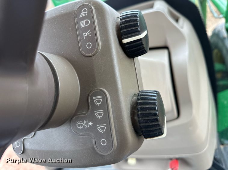 image for item EK9933 2010 John Deere 8320R MFWD tractor