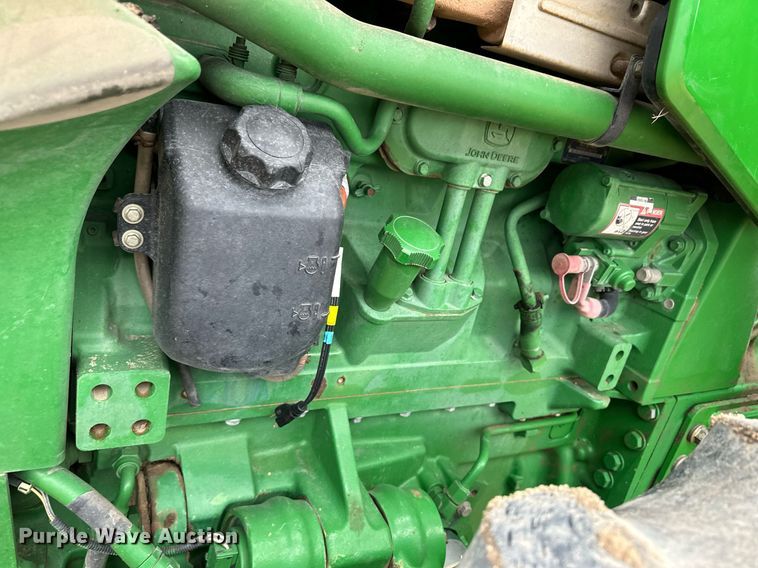 image for item EK9933 2010 John Deere 8320R MFWD tractor
