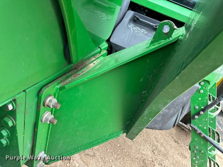 image for item EK9933 2010 John Deere 8320R MFWD tractor