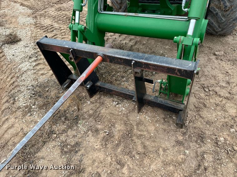 image for item EK9933 2010 John Deere 8320R MFWD tractor