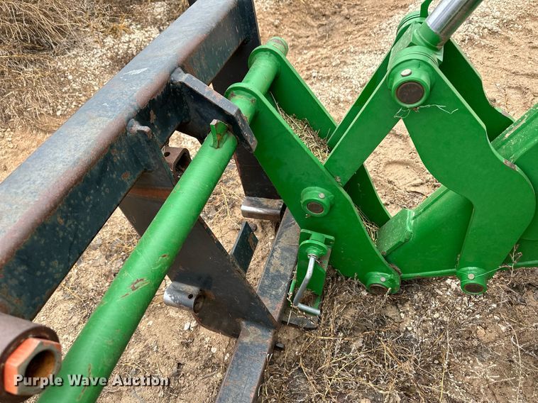 image for item EK9933 2010 John Deere 8320R MFWD tractor