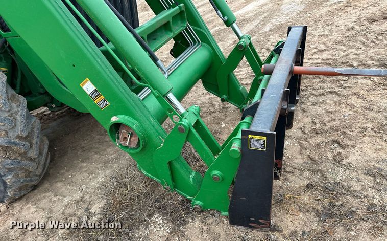 image for item EK9933 2010 John Deere 8320R MFWD tractor