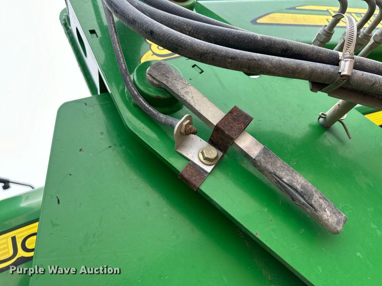 image for item EK9933 2010 John Deere 8320R MFWD tractor