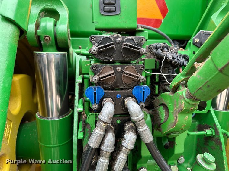 image for item EK9933 2010 John Deere 8320R MFWD tractor