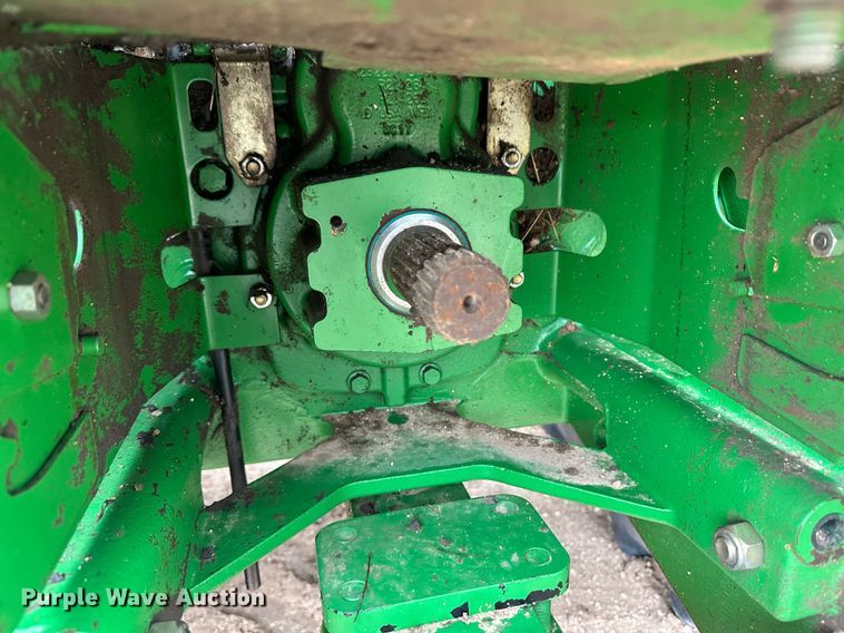 image for item EK9933 2010 John Deere 8320R MFWD tractor