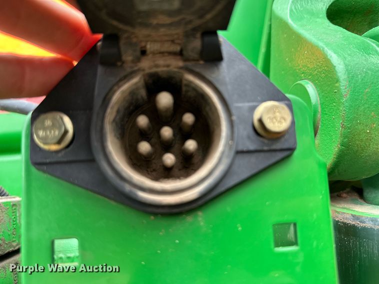 image for item EK9933 2010 John Deere 8320R MFWD tractor